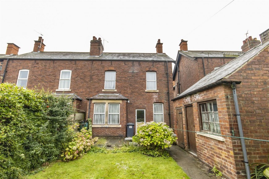 Chatsworth Road, Brampton, Chesterfield
