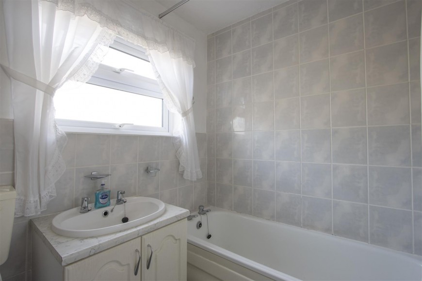 Oak Crescent, Wingerworth, Chesterfield