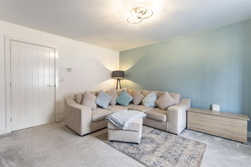 Almond Avenue, Barlborough, Chesterfield