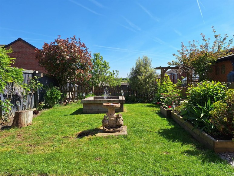 Windwhistle Drive, Grassmoor, Chesterfield